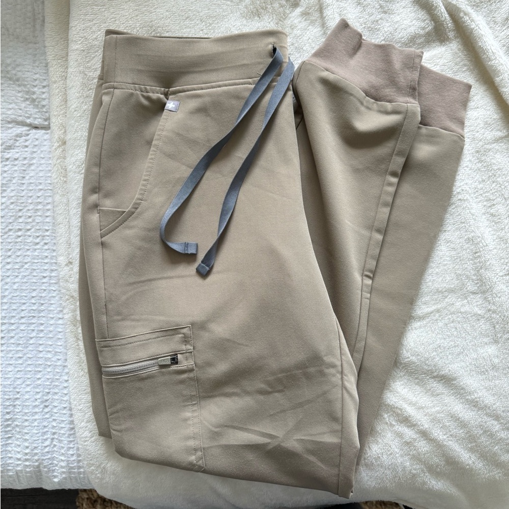 Figs limited edition latte jogger scrub bottoms